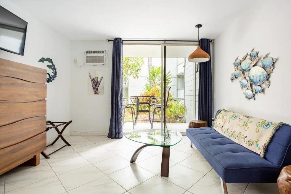 Downtown Hawaiian Theme Condo With Hot Tub, Pool & Beach - Kona Islander Inn Каилуа-Кона Экстерьер фото