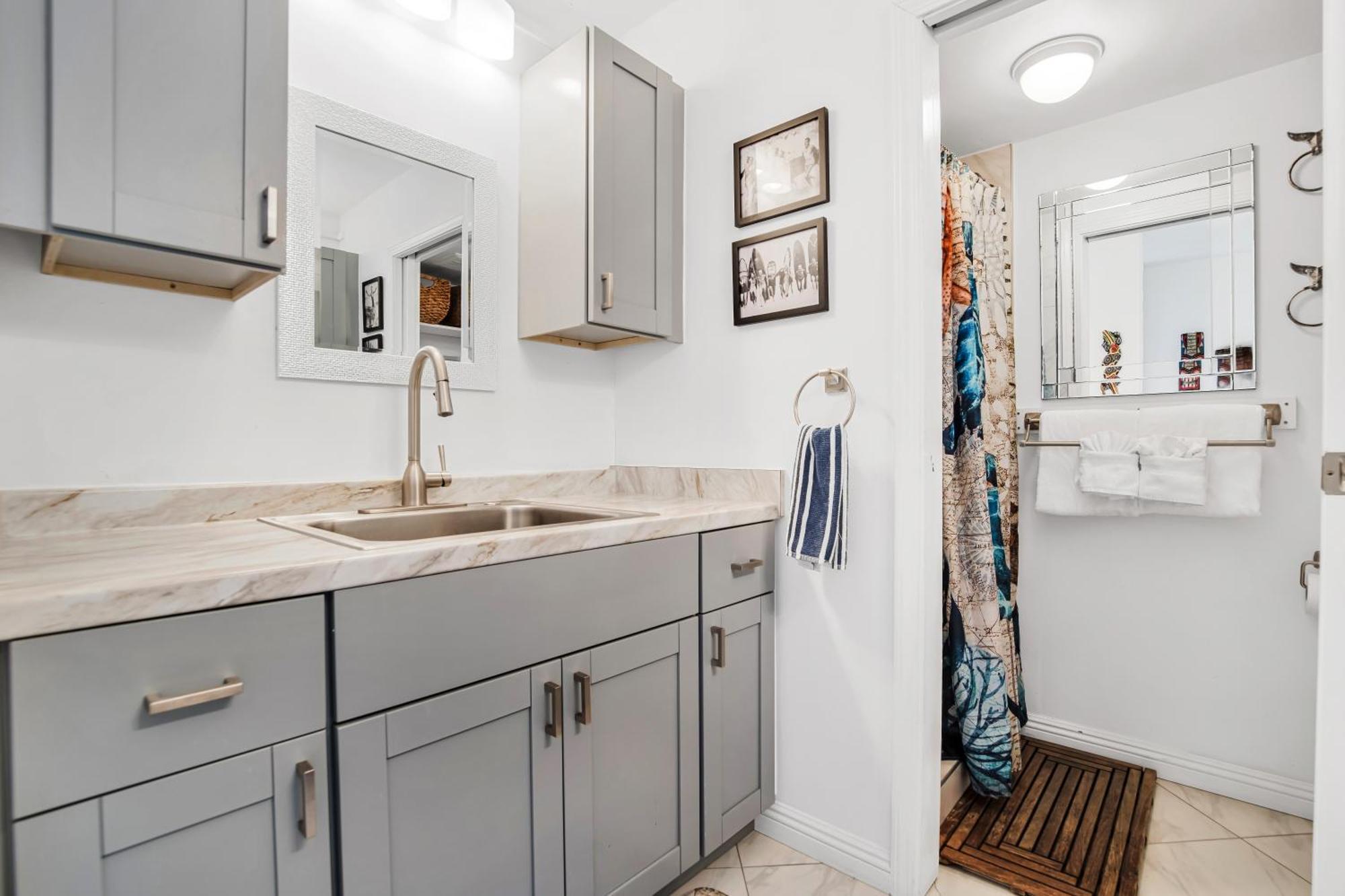 Downtown Hawaiian Theme Condo With Hot Tub, Pool & Beach - Kona Islander Inn Каилуа-Кона Экстерьер фото