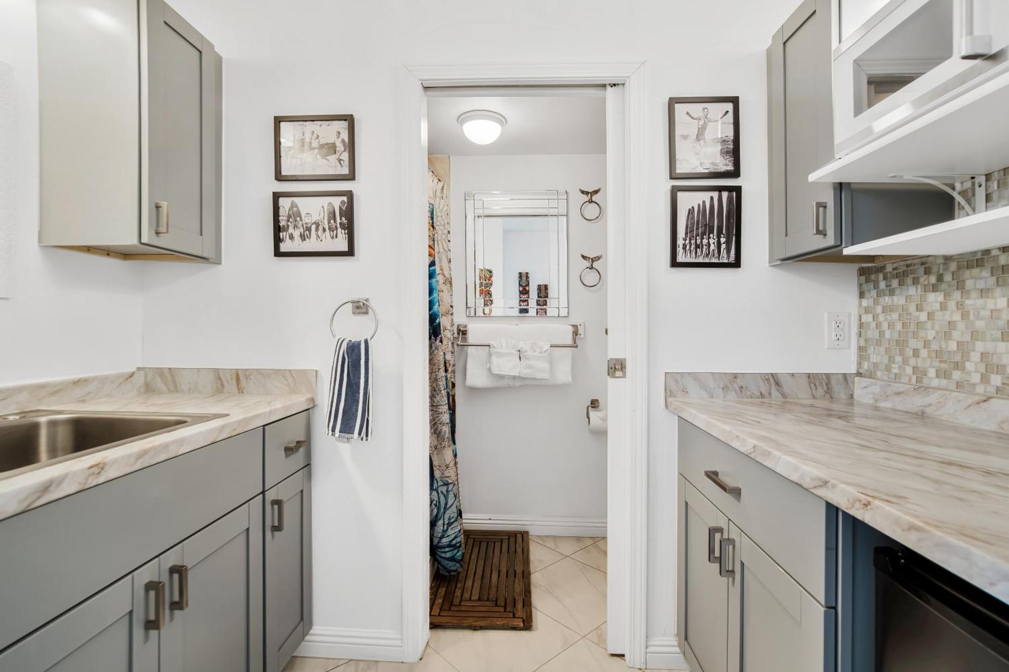 Downtown Hawaiian Theme Condo With Hot Tub, Pool & Beach - Kona Islander Inn Каилуа-Кона Экстерьер фото