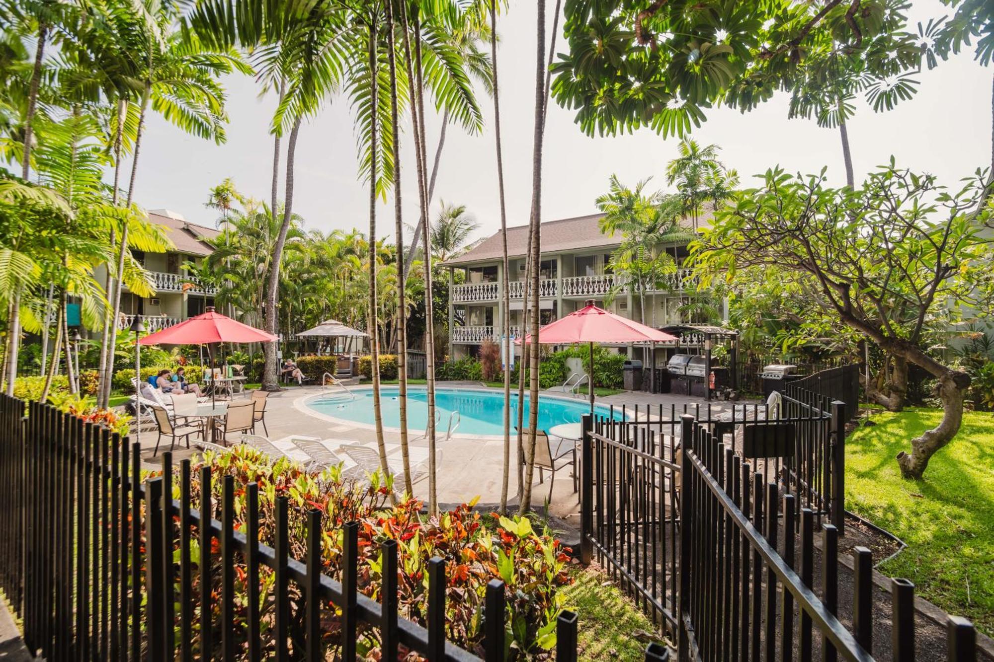 Downtown Hawaiian Theme Condo With Hot Tub, Pool & Beach - Kona Islander Inn Каилуа-Кона Экстерьер фото